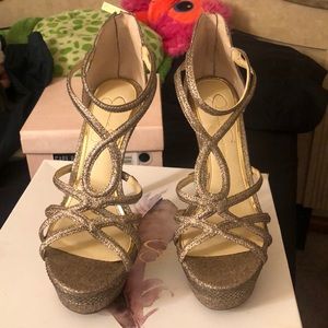 Gold Jessica Simpson Pumps